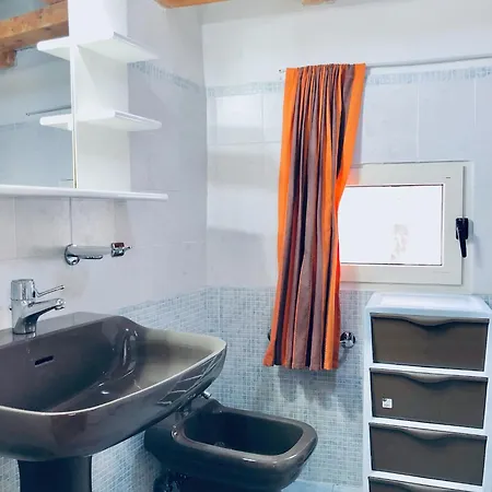 Blu Med 펜션 팔리누로